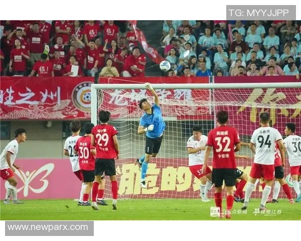 球星线上互动激情演绎绿茵赛场精彩瞬间带来沉浸式足球直播体验